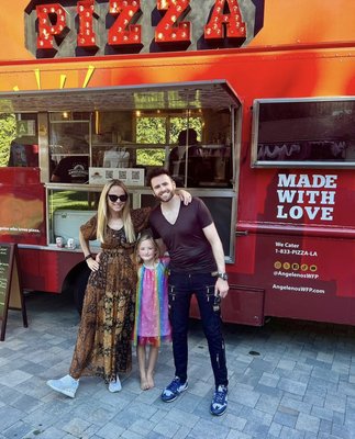 Angelenos' Wood Fired Pizza Catering by null