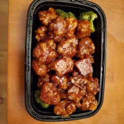 Mandarin Chinese Restaurant - General tso chicken