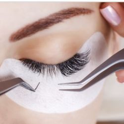 iCandy Bella Ink - Eyelash extensions are 1 lash applied to 1 isolated natural lash to extend and thicken the lash line.