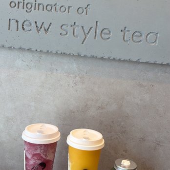 HeyTea - Crisp Grape Boom, Coconut Mango Boom, Kale Boost - Coffee & Tea Near Me - Chicago, Illinois