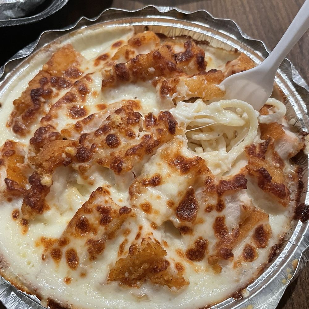 Margherita Pizza - Chicken Parmesan - Pizza Near Me - Nashville, Tennessee