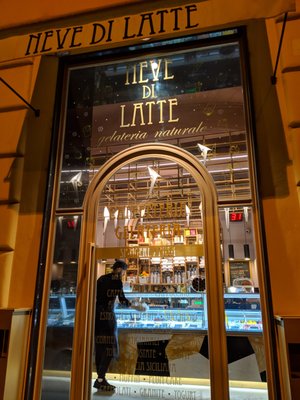 Neve di Latte by null