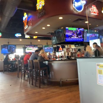 Pluckers Wing Bar - Pasadena - Inside - Chicken Wings Near Me - Pasadena, Texas