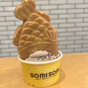 Somisomi - Cookies and Cream upside down - Ice Cream & Frozen Yogurt Near Me - Irvine, California Somisomi - Cookies and Cream upside down - Ice Cream & Frozen Yogurt Near Me - Irvine, California