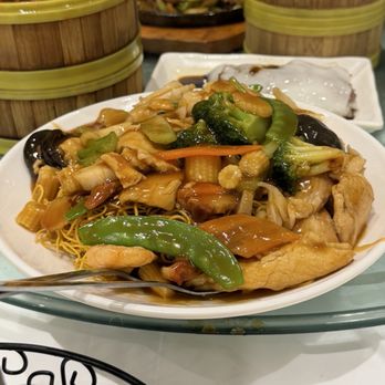 Rol San - 140. Cantonese Style Fried Noodle/ 廣東炒麵 - Dim Sum Near Me - Toronto, Ontario Rol San - 140. Cantonese Style Fried Noodle/ 廣東炒麵 - Dim Sum Near Me - Toronto, Ontario