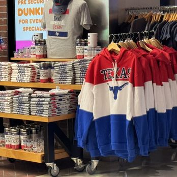 Hudson News - Bookstores Near Me - Dallas, Texas Hudson News - Bookstores Near Me - Dallas, Texas