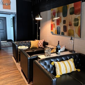 First Mountain Tasting Room - Comfortable conversation seating. - Wine Bars Near Me - Jasper, Georgia