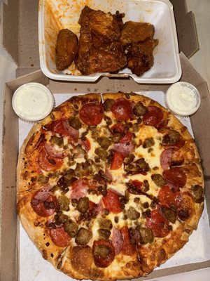Tony's Pizza & Grinders by null