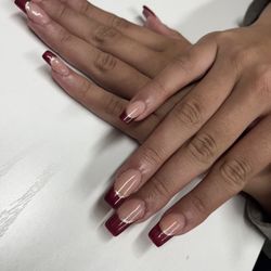 Ari Nails - Full acrylic set with gel polish