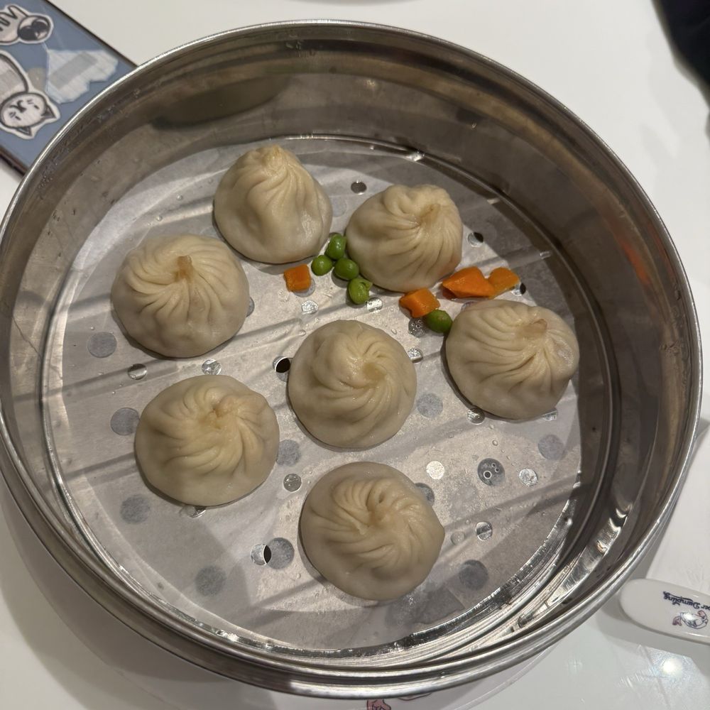 Super Dumpling - Crab Beef Xiao Long Bao 蟹粉牛肉小笼包 - Noodles Near Me - Orange, California