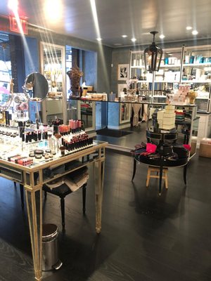Kimara Ahnert Make Up Studio by null