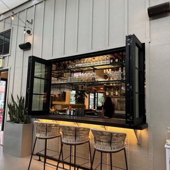 Mia’s - Mediterranean Near Me - Solana Beach, California