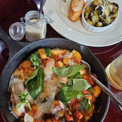 Gnocchi and salmon with dill sauce