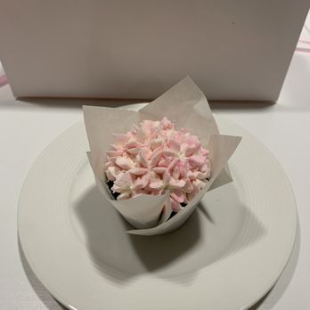 Cupcake LA - Flower cupcake - Cupcakes Near Me Cupcake LA - Flower cupcake - Cupcakes Near Me