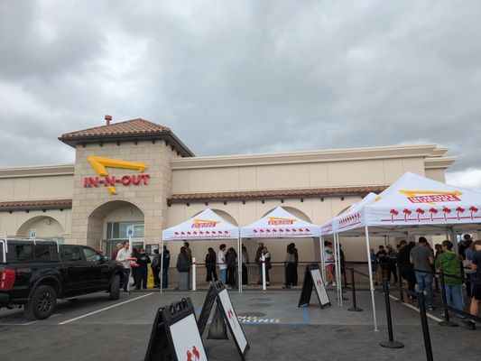 In-N-Out Burger by null