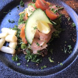 Cafe 48 - Smoked salmon smorrebrod