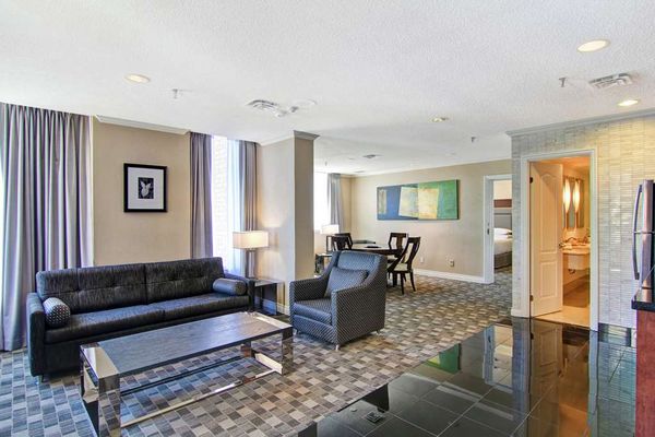 DoubleTree by Hilton Hotel Toronto Downtown by null