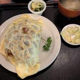 Omelet fried rice with chicken