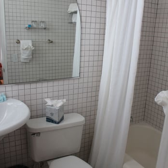 Cadet Hotel - Bathroom - Hotels Near Me - Miami Beach, Florida Cadet Hotel - Bathroom - Hotels Near Me - Miami Beach, Florida