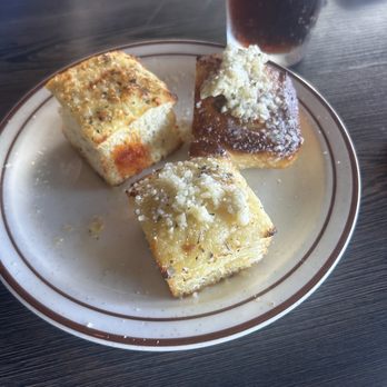 Camille's - food was like NY Italian, great pizza thin & crunchy, homemade pasta was a smooth & meatballs..the best.  Zack was the best - Pizza Near Me - oakland park, Florida