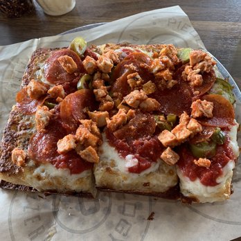 Pieology Pizzeria McAllen - Thick pizza with jalapeños, pepperoni and Buffalo chicken. - Pizza Near Me - McAllen, Texas Pieology Pizzeria McAllen - Thick pizza with jalapeños, pepperoni and Buffalo chicken. - Pizza Near Me - McAllen, Texas