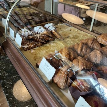 Del Sur Bakery & Cafe - Filipino Near Me - Chicago, Illinois
