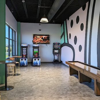 Birdie’s Links & Drinks - Mini Golf Near Me - Middletown, Delaware