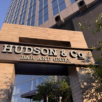 Hudson & Co - Gastropubs Near Me - Jersey City, New Jersey