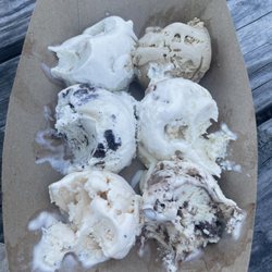 Del's Roadside - Ice cream flight halfway eaten