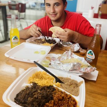 Los Hermanos Taquerias - Barbacoa and Asado de puerco plate. Muy delicioso! - Mexican Near Me - Humble, Texas