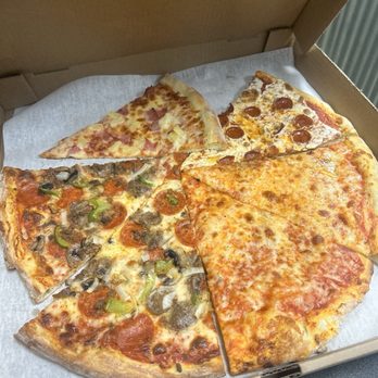 Decicco's Pizzeria - Variety box of slices - Pizza Near Me - Yulee, Florida Decicco's Pizzeria - Variety box of slices - Pizza Near Me - Yulee, Florida