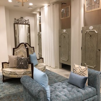 Altar'd State Sugarland - They have the cutest dressing room! - Women's Clothing Near Me - Sugar Land, Texas Altar'd State Sugarland - They have the cutest dressing room! - Women's Clothing Near Me - Sugar Land, Texas