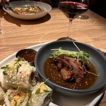 JOEY King St - Steak and sushi - Wine Bars Near Me - Toronto, Ontario