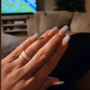 Nail Lounge and Spa - Day Spas Near Me - Hurst, Texas