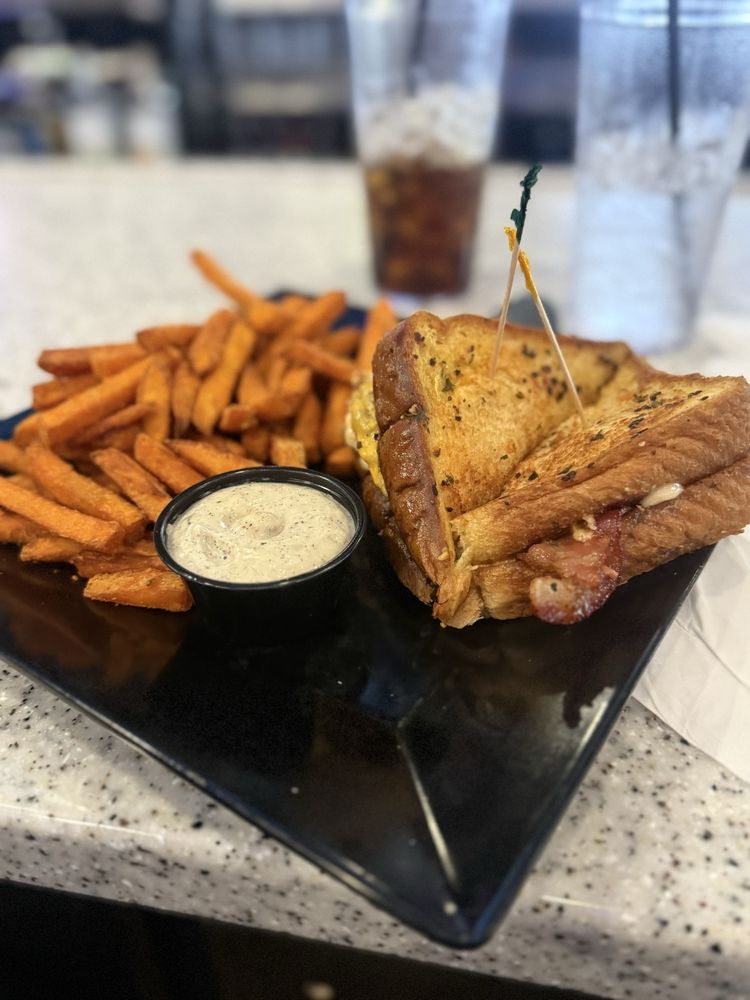 Social spots from Tommy Boy's