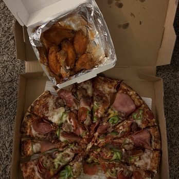 Mountain Mike's Pizza - I got the pike something, all meats, added green peppers, great pizza. Wings, nice, was given the wrong ones, but tried anyway. - Pizza Near Me - Herriman, Utah Mountain Mike's Pizza - I got the pike something, all meats, added green peppers, great pizza. Wings, nice, was given the wrong ones, but tried anyway. - Pizza Near Me - Herriman, Utah