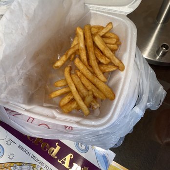 Brewster's - french fries in a plastic container - Steakhouses Near Me - Chalmette, Louisiana