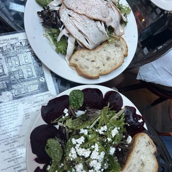 La Lanterna Di Vittorio - Mesclun Con Pollo Affumicato Salad, Barbabietole con Caprino e Mesclun Salad - Italian Near Me - New York, New York La Lanterna Di Vittorio - Mesclun Con Pollo Affumicato Salad, Barbabietole con Caprino e Mesclun Salad - Italian Near Me - New York, New York