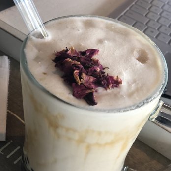 Chilly Bubbles And Co Cafe - Rose Black Milk Tea - Bubble Tea Near Me - Maitland, Florida