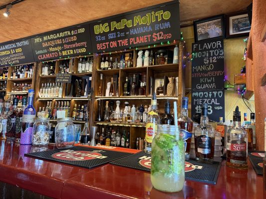 J&J La Casa del Habano Cabo by null