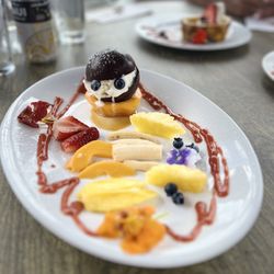 Kula Lodge & Restaurant - Fruit dessert
