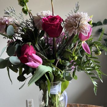 Flowers By Maria - Back view.... - Florists Near Me - Simi Valley, California