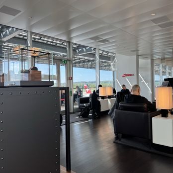 Swiss Senator Lounge E - Lounge - Airport Lounges Near Me - Zürich, ZH Swiss Senator Lounge E - Lounge - Airport Lounges Near Me - Zürich, ZH