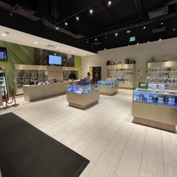 Shiny Bud - Inside the store. September 2021