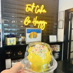 Caroline's Cakes - Sprinkle   Ig @yumthatgreenville