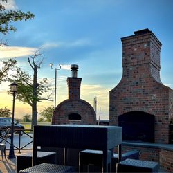 Streetside 62 - Beautiful Outdoor Dining!