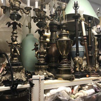 Thrift Hut - Lamps - Thrift Stores Near Me - Deerfield Beach, Florida
