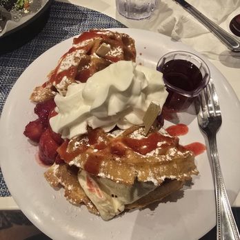 Jersey Joe's Diner - Ice cream waffle with whip cream and strawberries - Diners Near Me - Mesquite, Nevada Jersey Joe's Diner - Ice cream waffle with whip cream and strawberries - Diners Near Me - Mesquite, Nevada