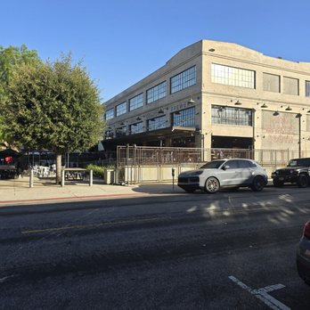 Creature Comforts Brewing - Outside view - Breweries Near Me - Los Angeles, California