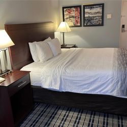 Quality Inn Central Wisconsin Airport - Guest room